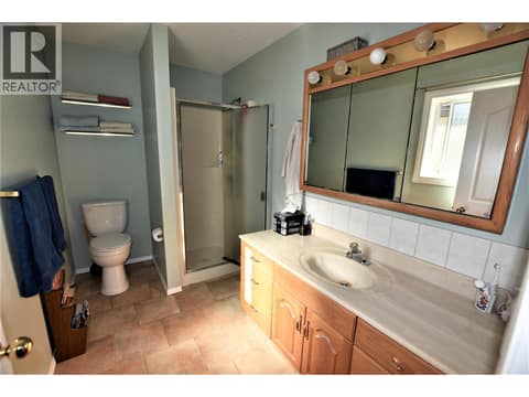 En-suite at 536 Loon Avenue, Okanagan North, Vernon
