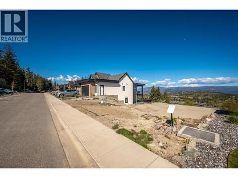 Photo 5 of 161 Diamond Way, Predator Ridge, Vernon