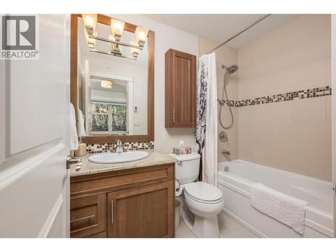 2nd Ensuite bath at 333 Longspoon Drive Unit# 26, Predator Ridge, Vernon