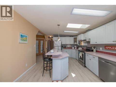 Photo 11 of 9510 97 Highway Unit# 27, Swan Lake West, Vernon