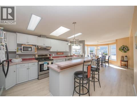 Photo 3 of 9510 97 Highway Unit# 27, Swan Lake West, Vernon