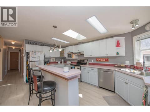 Photo 5 of 9510 97 Highway Unit# 27, Swan Lake West, Vernon