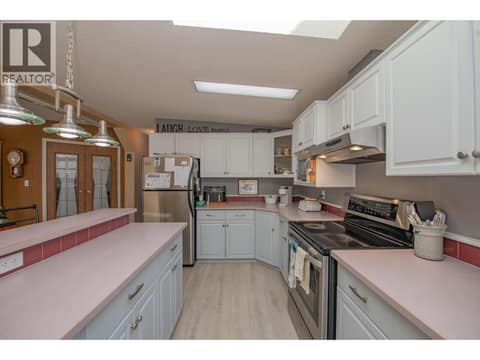 Photo 7 of 9510 97 Highway Unit# 27, Swan Lake West, Vernon