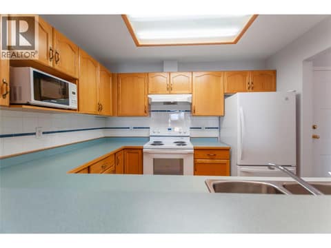 Photo 17 of 2401 South Main Street Unit# 202, Penticton Rural