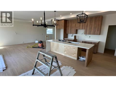 Photo 8 of 4305 Painted Turtle Drive, Bella Vista, Vernon