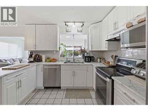 Photo 10 of 3283 McMahon Road, Glenrosa, West Kelowna