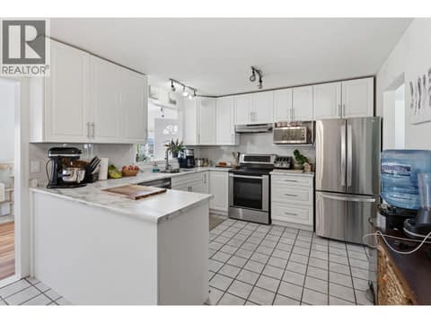 Photo 11 of 3283 McMahon Road, Glenrosa, West Kelowna