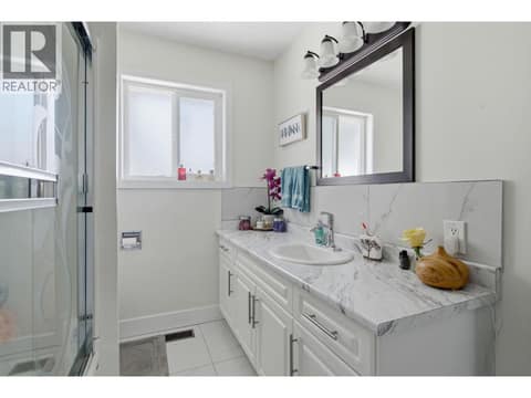 Photo 17 of 3283 McMahon Road, Glenrosa, West Kelowna