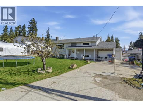 Photo 2 of 3283 McMahon Road, Glenrosa, West Kelowna