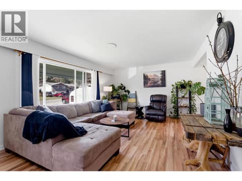 Photo 5 of 3283 McMahon Road, Glenrosa, West Kelowna