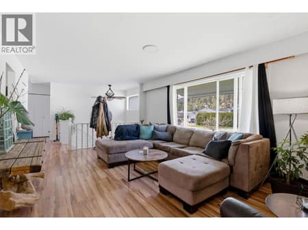 Photo 6 of 3283 McMahon Road, Glenrosa, West Kelowna