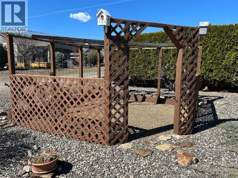 Photo 3 of 851 8 Avenue, Swan Lake West, Vernon