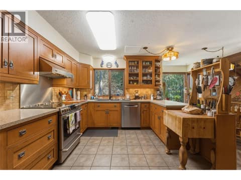 Photo 9 of 8257 Rogers Road, North BX, Vernon