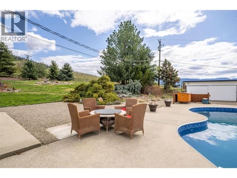Photo 11 of 701 Robin Road, South BX, Vernon