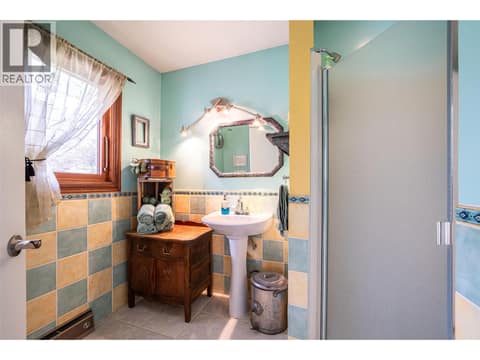Photo 29 of 701 Robin Road, South BX, Vernon