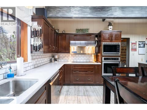 Photo 33 of 701 Robin Road, South BX, Vernon