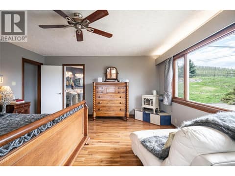Photo 54 of 701 Robin Road, South BX, Vernon