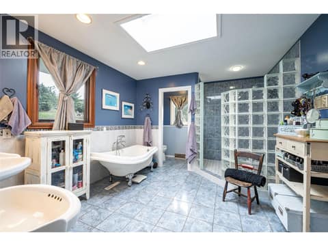 Photo 57 of 701 Robin Road, South BX, Vernon