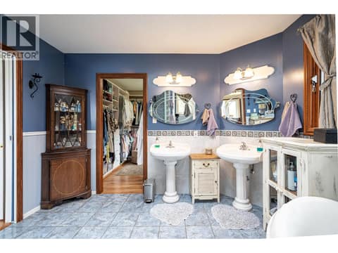 Photo 58 of 701 Robin Road, South BX, Vernon
