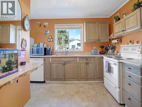 Photo 14 of 1802 31 Street, Mission Hill, Vernon