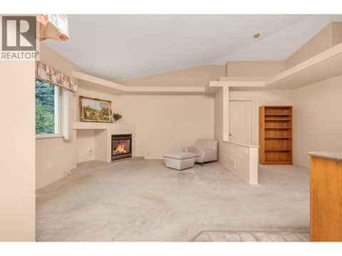 Photo 11 of 124 Sarsons Road Unit# 102, Middleton Mountain Vernon