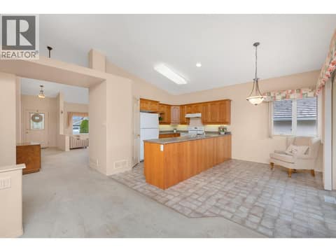 Photo 12 of 124 Sarsons Road Unit# 102, Middleton Mountain Vernon