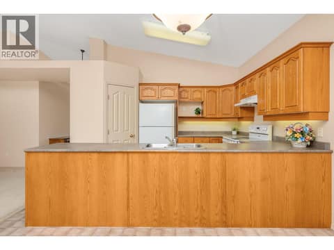 Photo 13 of 124 Sarsons Road Unit# 102, Middleton Mountain Vernon