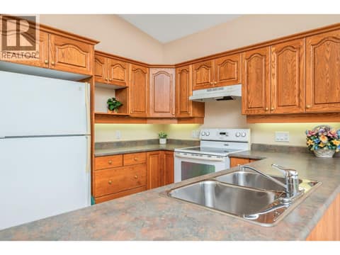 Photo 14 of 124 Sarsons Road Unit# 102, Middleton Mountain Vernon