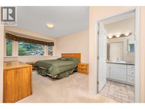 Photo 17 of 124 Sarsons Road Unit# 102, Middleton Mountain Vernon