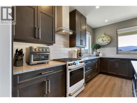 Photo 11 of 595 Vineyard Way N Unit# 31, Bella Vista, Vernon