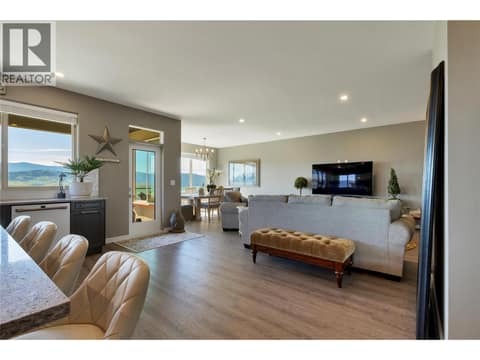 Photo 16 of 595 Vineyard Way N Unit# 31, Bella Vista, Vernon