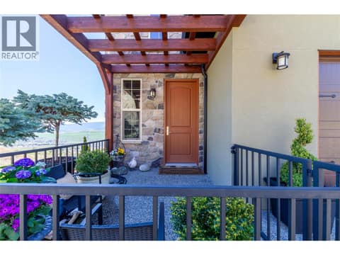 Photo 4 of 595 Vineyard Way N Unit# 31, Bella Vista, Vernon