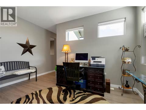 Upstairs Office at 595 Vineyard Way N Unit# 31, Bella Vista, Vernon