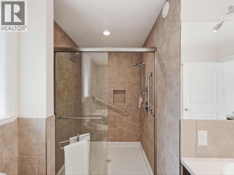 Photo 34 of 855 Ross Avenue, Columbia/Duncan, Penticton