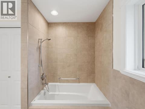 Photo 35 of 855 Ross Avenue, Columbia/Duncan, Penticton