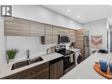 Beautifully laid out kitchen at 2555 Lakeshore Road Unit# 114, Okanagan Landing, Vernon