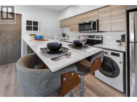 Eat up bar and extra counter space at 2555 Lakeshore Road Unit# 114, Okanagan Landing, Vernon