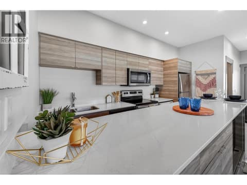 Functional kitchen with lots of storage at 2555 Lakeshore Road Unit# 114, Okanagan Landing, Vernon