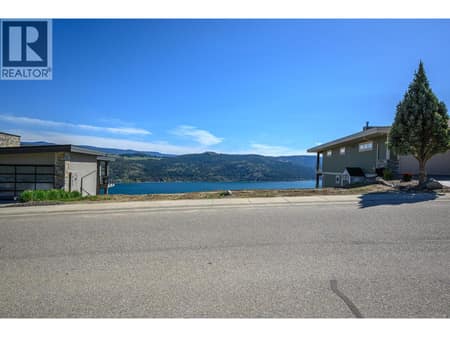 Photo 2 of 8872 Hampshire Crescent, Adventure Bay, Vernon
