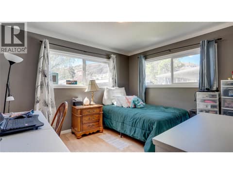Photo 15 of 3004 37 Street, City of Vernon
