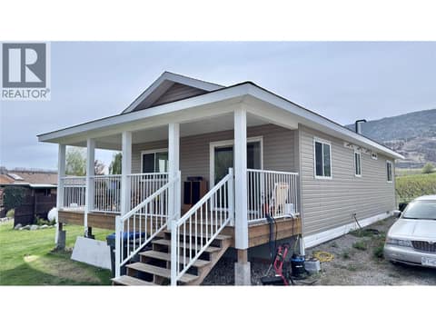 Front entrance of guest house at 15230 89th Street, Osoyoos Rural