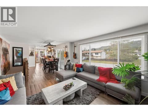 Photo 10 of 3521 Dunbarton Road, Glenrosa, West Kelowna