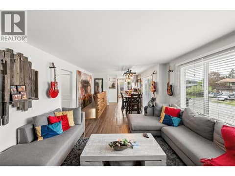 Photo 11 of 3521 Dunbarton Road, Glenrosa, West Kelowna