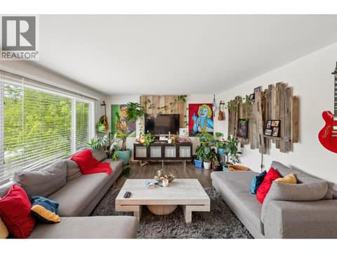 Photo 9 of 3521 Dunbarton Road, Glenrosa, West Kelowna