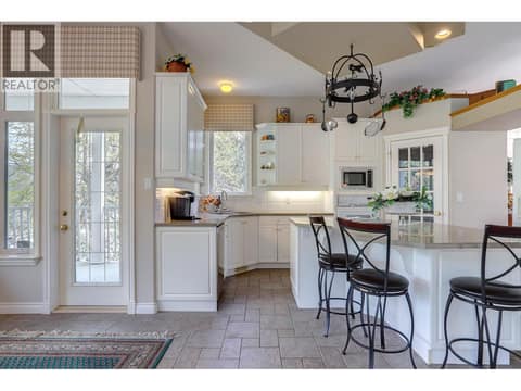 Photo 21 of 1101 Phoenix Drive, Foothills, Vernon