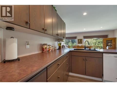 Photo 14 of 35 Peregrine Way, Adventure Bay, Vernon