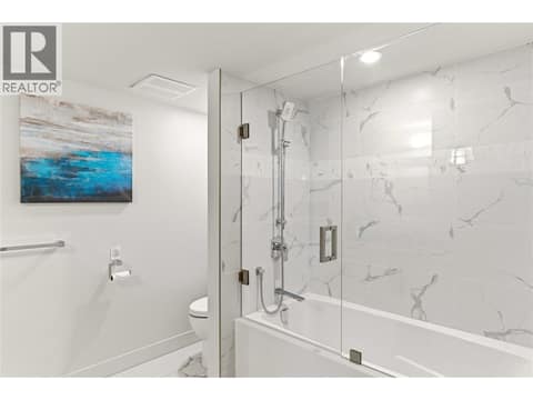 Full bathroom-lower level at 2090 Bennett Road, McKinley Landing, Kelowna