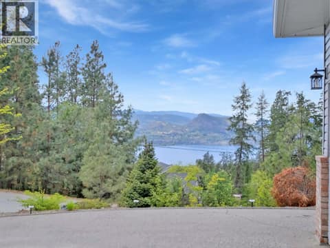 Photo 2 of 3257 JUNIPER Drive, Naramata Rural