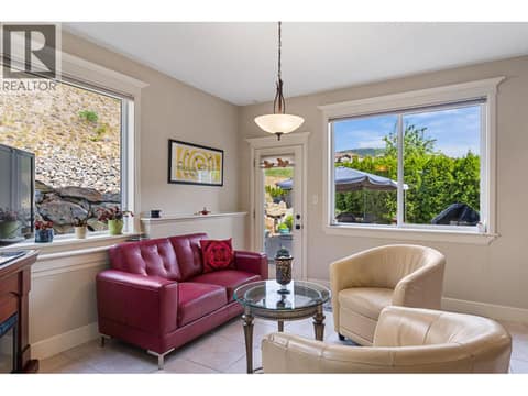 Photo 13 of 1011 Foothills Court, Foothills, Vernon