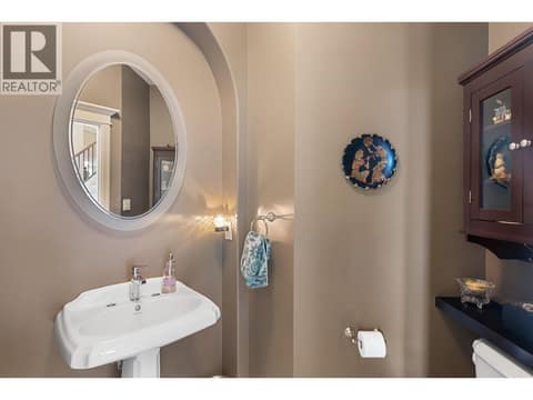 Photo 18 of 1011 Foothills Court, Foothills, Vernon